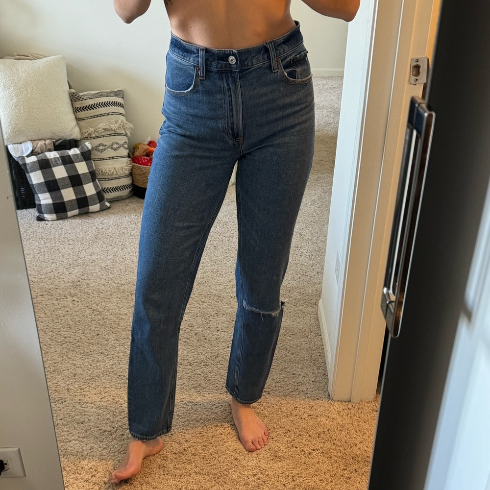 Abercrombie & Fitch High Rise Mom Jean